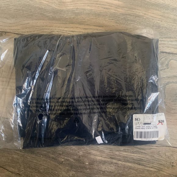 NWT LANDS' END JUNIOR'S PLAIN FRONT PANTS CLASSIC NAVY 5 - Picture 7 of 9